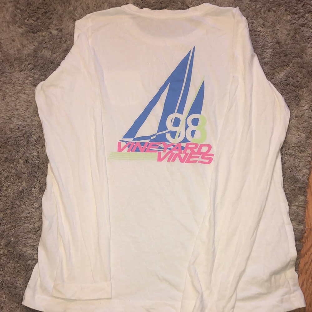 Vineyard Vines white long sleeve lightly used.